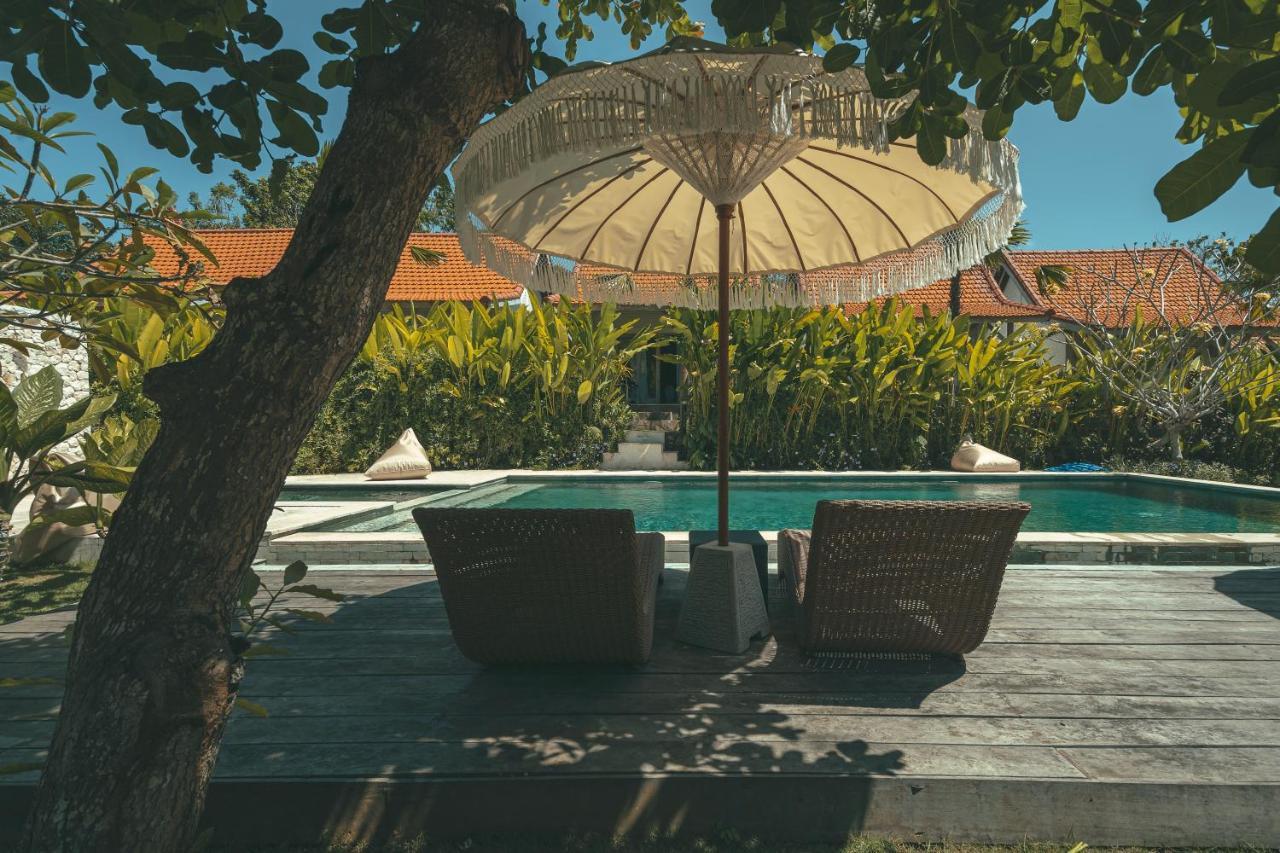Cari Surf Camp & Studio'S Uluwatu Extérieur photo