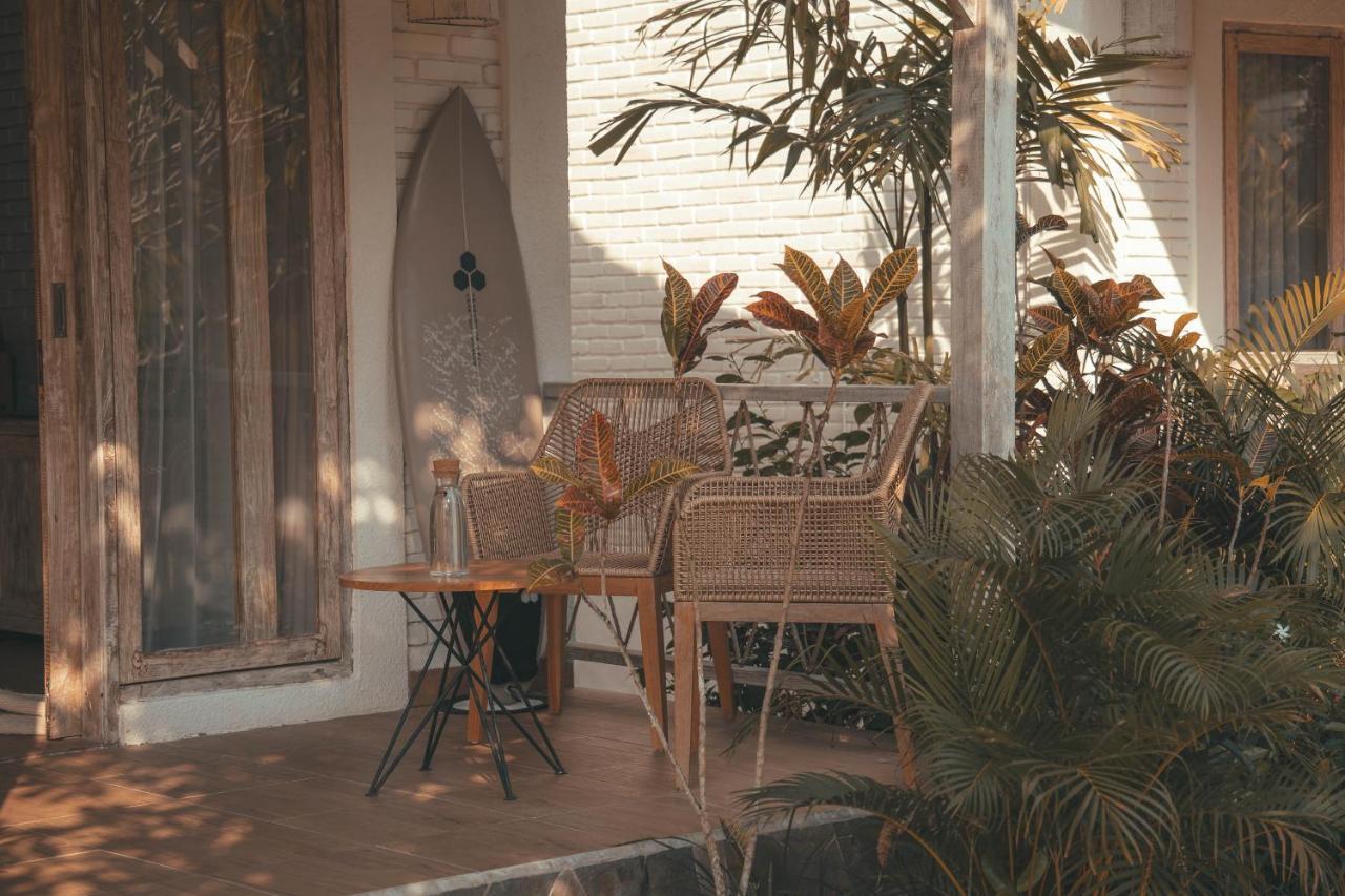 Cari Surf Camp & Studio'S Uluwatu Extérieur photo